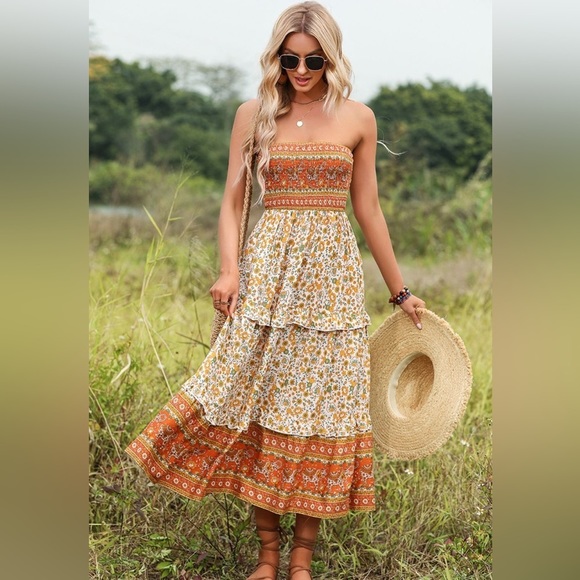 Firefly Lane Boutique1 Dresses & Skirts - Moon Dance Strapless Dress